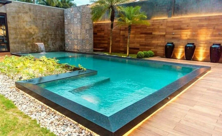 patios con piscinas modernos